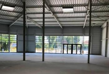 Location local commercial Pringy (77310) - 668 m²