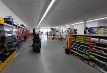 Location local commercial Valence (26000) - 1173 m² à Valence - 26000