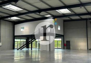 Location activité/entrepôt La Chapelle-d'Armentières (59930) - 825 m²
