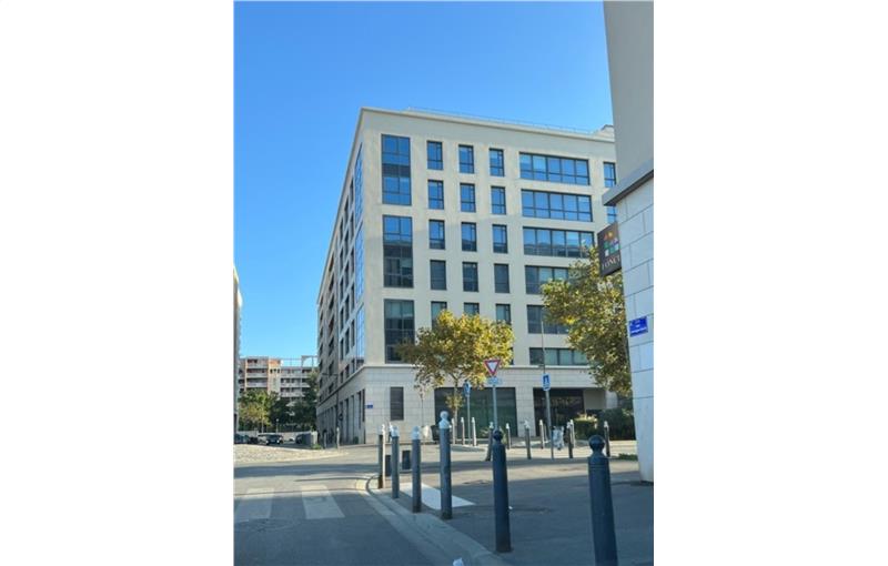 Location de bureau de 3 591 m² à Marseille 10 - 13010 photo - 1