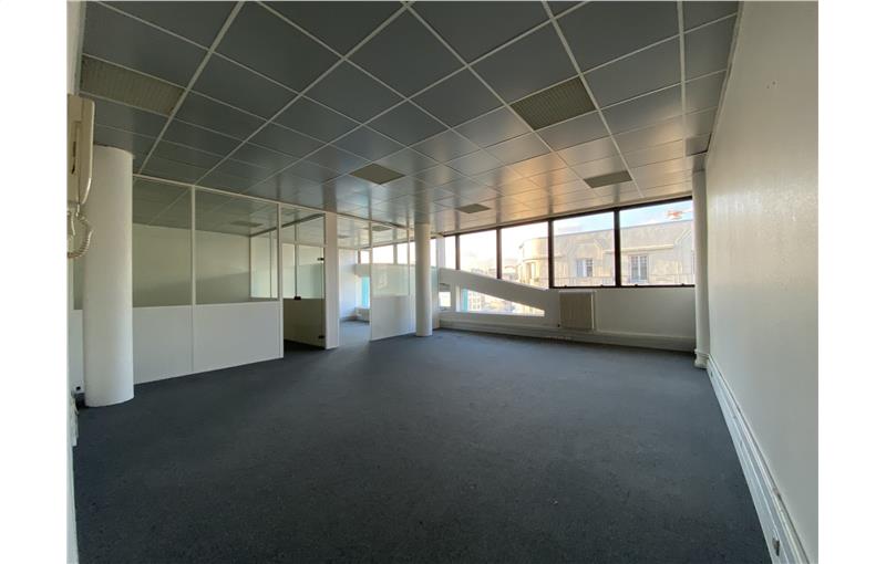 Location de bureau de 494 m² à Montreuil - 93100 photo - 1