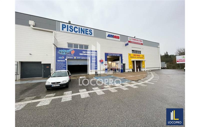 Location de local commercial de 196 m² à Les Pennes-Mirabeau - 13170 photo - 1