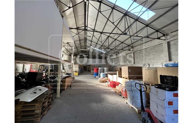 Location d'entrepôt de 1 200 m² à Gémenos - 13420 photo - 1