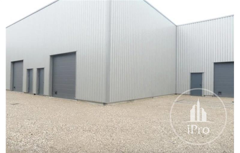 Location d'entrepôt de 680 m² à Hyères - 83400 photo - 1