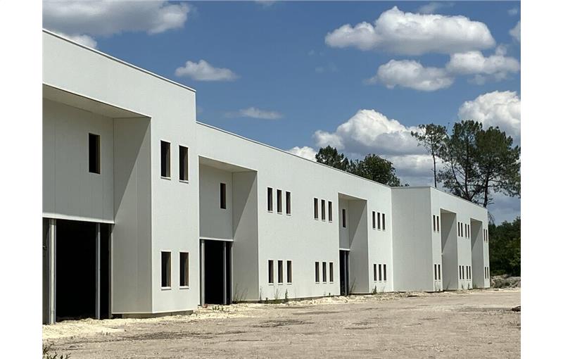 Location d'entrepôt de 5 587 m² à Saint-Jean-d'Illac - 33127 photo - 1