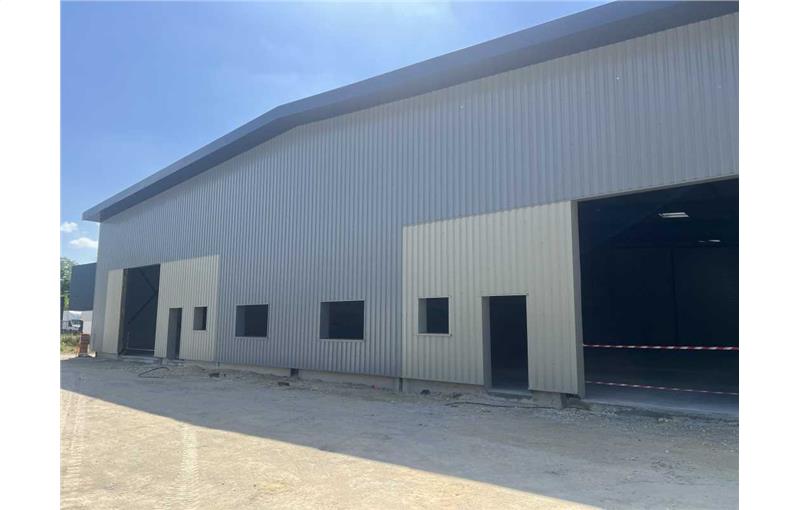 Location d'entrepôt de 990 m² à Saint-Médard-d'Eyrans - 33650 photo - 1