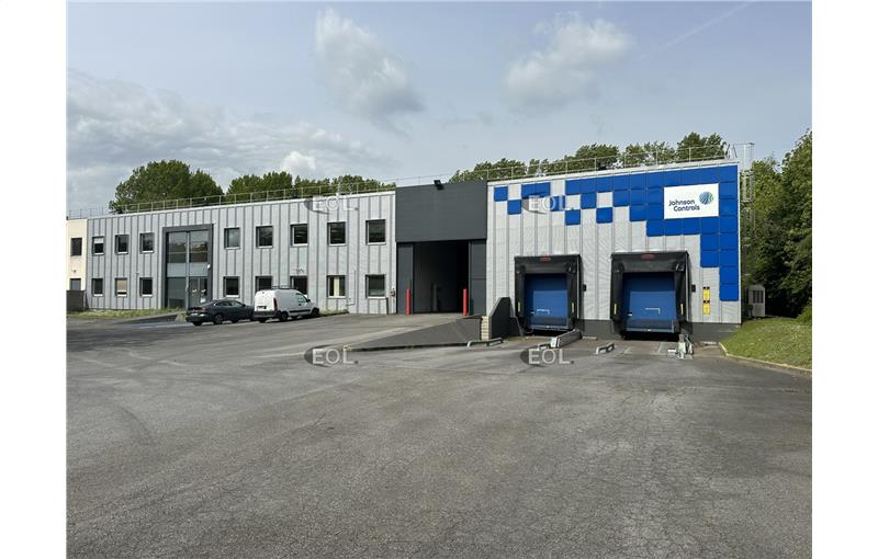 Location d'entrepôt de 2 068 m² à Tremblay-en-France - 93290 photo - 1