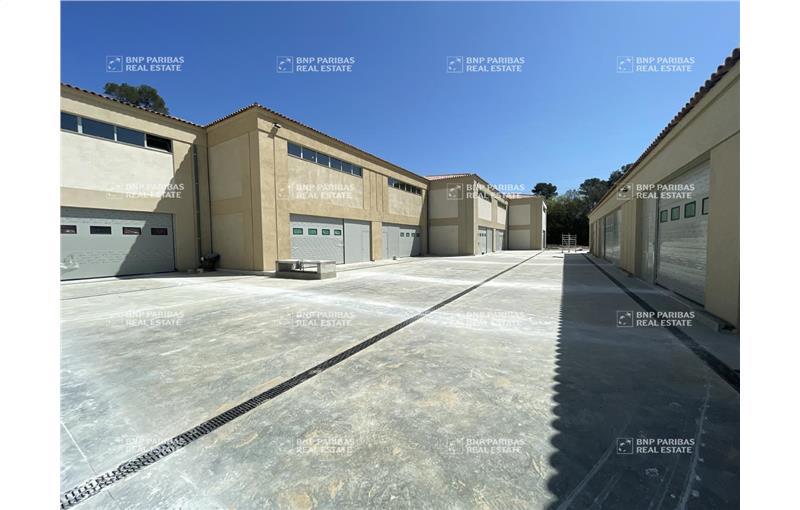 Location d'entrepôt de 7 751 m² à Valbonne - 06560 photo - 1