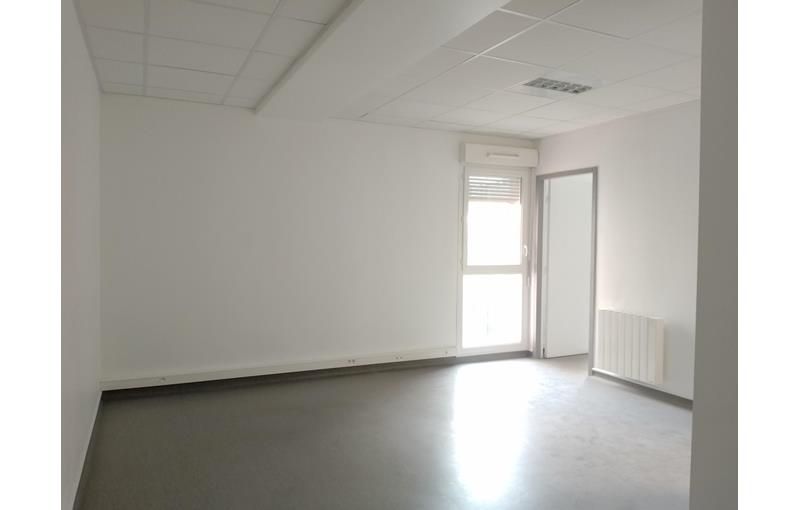 Vente de bureau de 55 m² à Vernaison - 69390 photo - 1