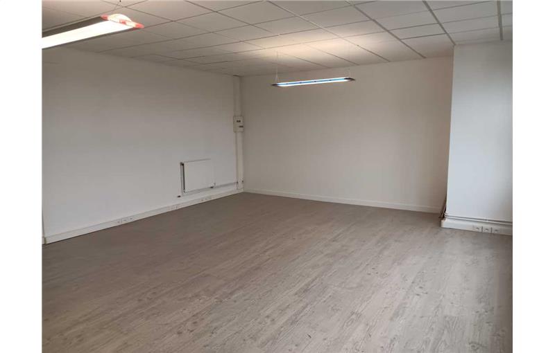 Bureau à acheter de 90 m² à Villiers-sur-Marne - 94350 photo - 1