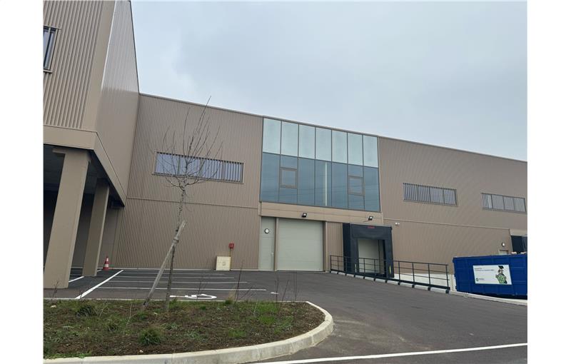 Vente d'entrepôt de 3 537 m² à Tremblay-en-France - 93290 photo - 1