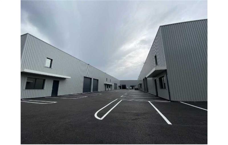 Entrepôt à vendre de 1 215 m² à Villenave-d'Ornon - 33140 photo - 1