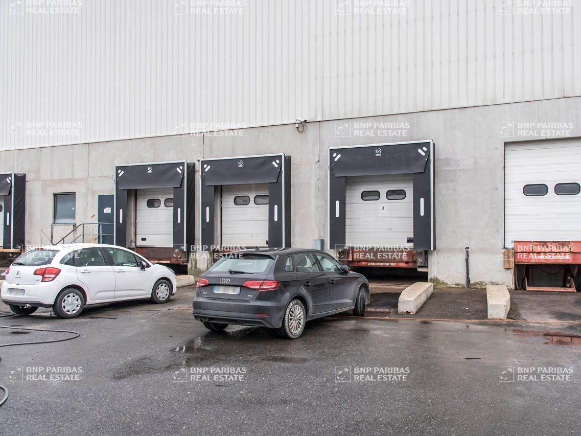 4993 m² pour ce activité en location à Bondoufle