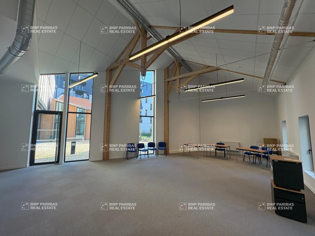 Location Bureaux 461.13 m² divisibles 37000 Tours