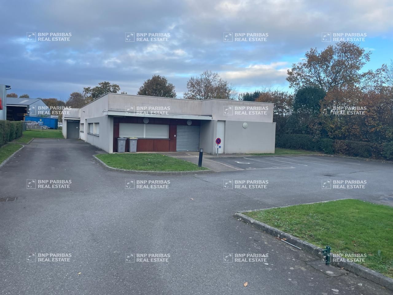 Location Activité 325 m² non divisibles 35520 La chapelle-des-fougeretz