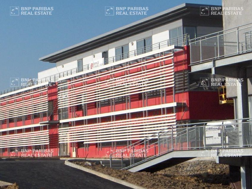 1571.4 m² pour ce bureaux en location à Orvault