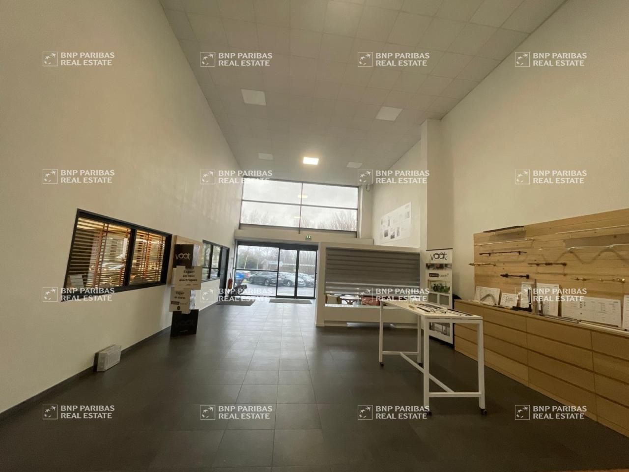 2300 m² pour ce activité en location à Bondues