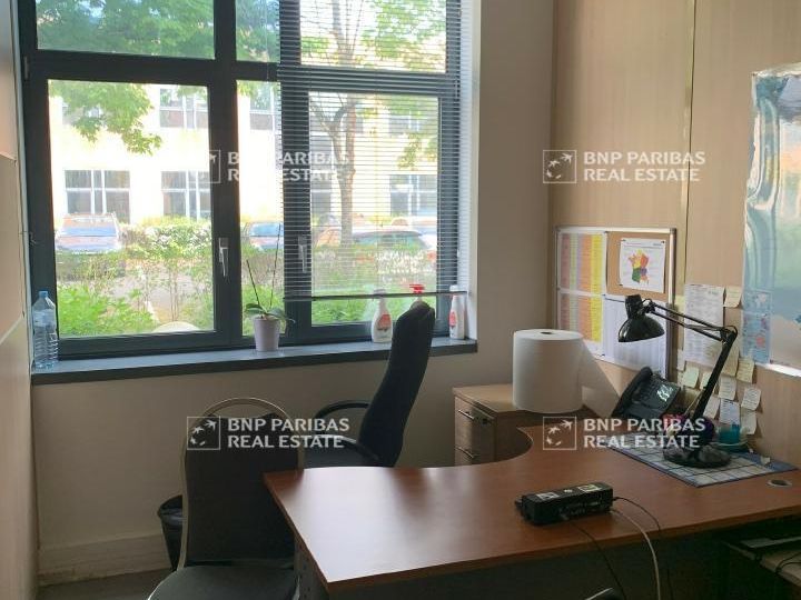 Location Bureaux 800 m² non divisibles 78180 Montigny le bretonneux