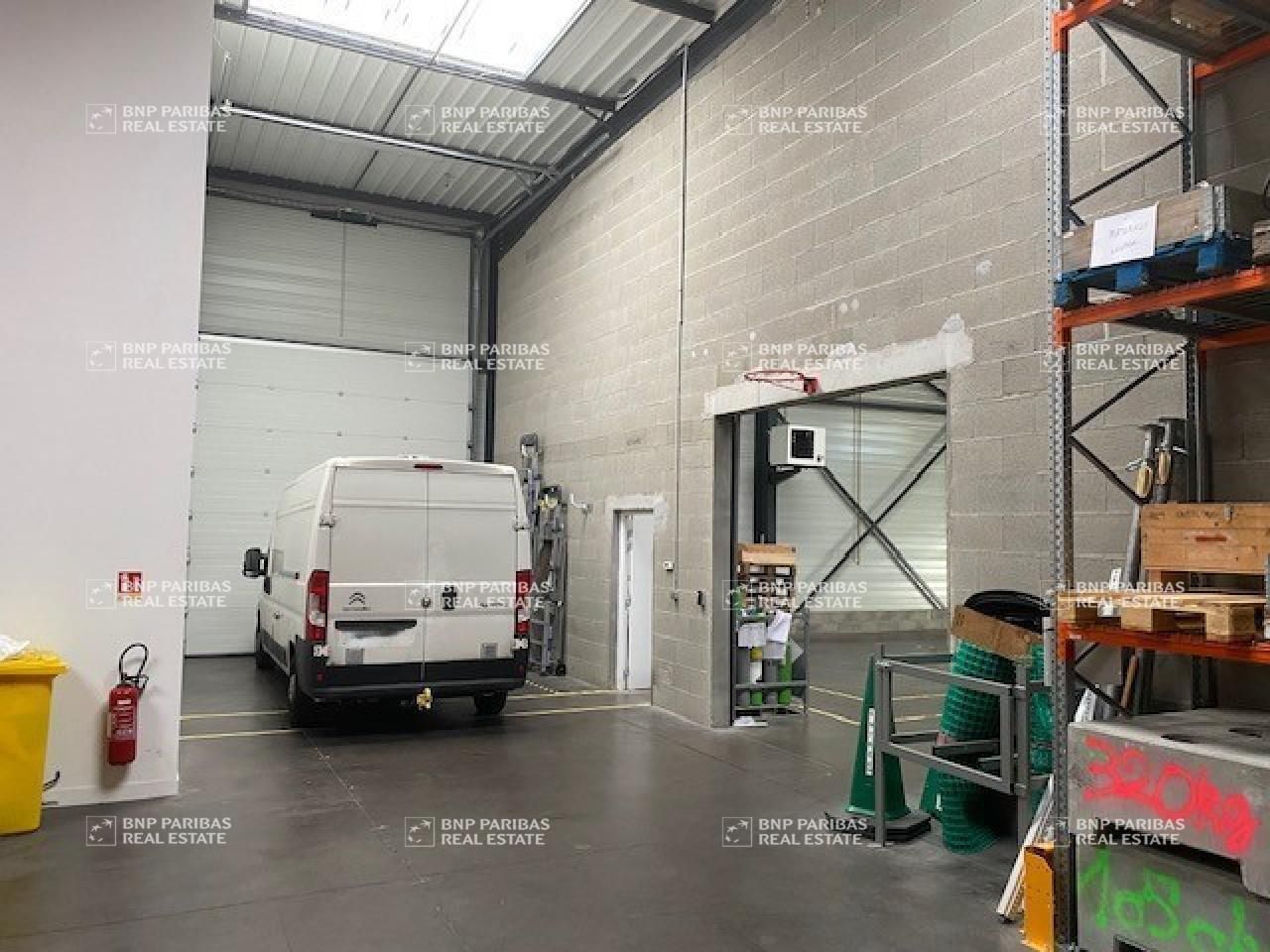 Location Activité 293 m² non divisibles 69680 Chassieu