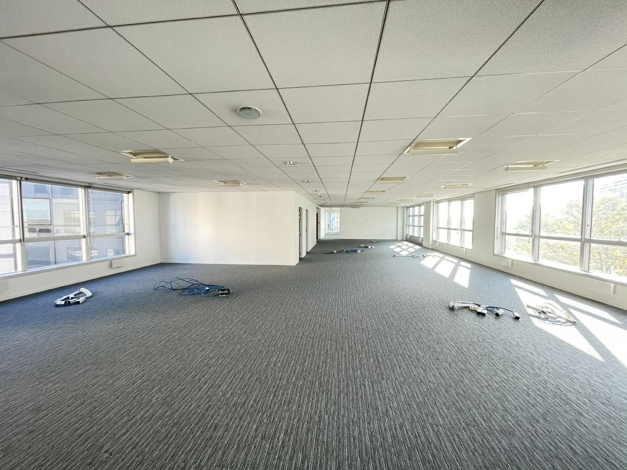 5296 m² pour ce bureaux en location à Saint-denis