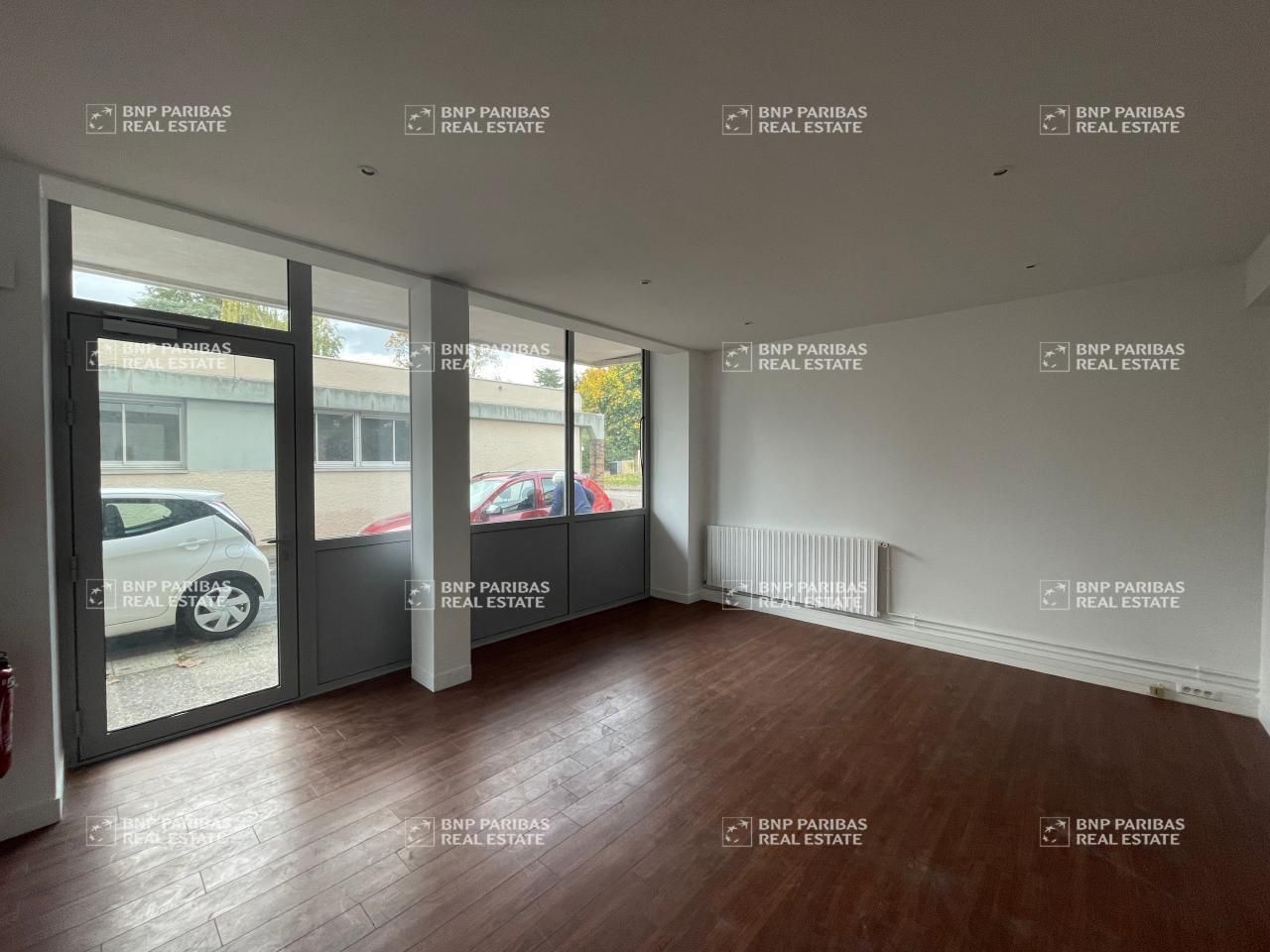 64 m² pour ce bureaux en location à Petit-couronne