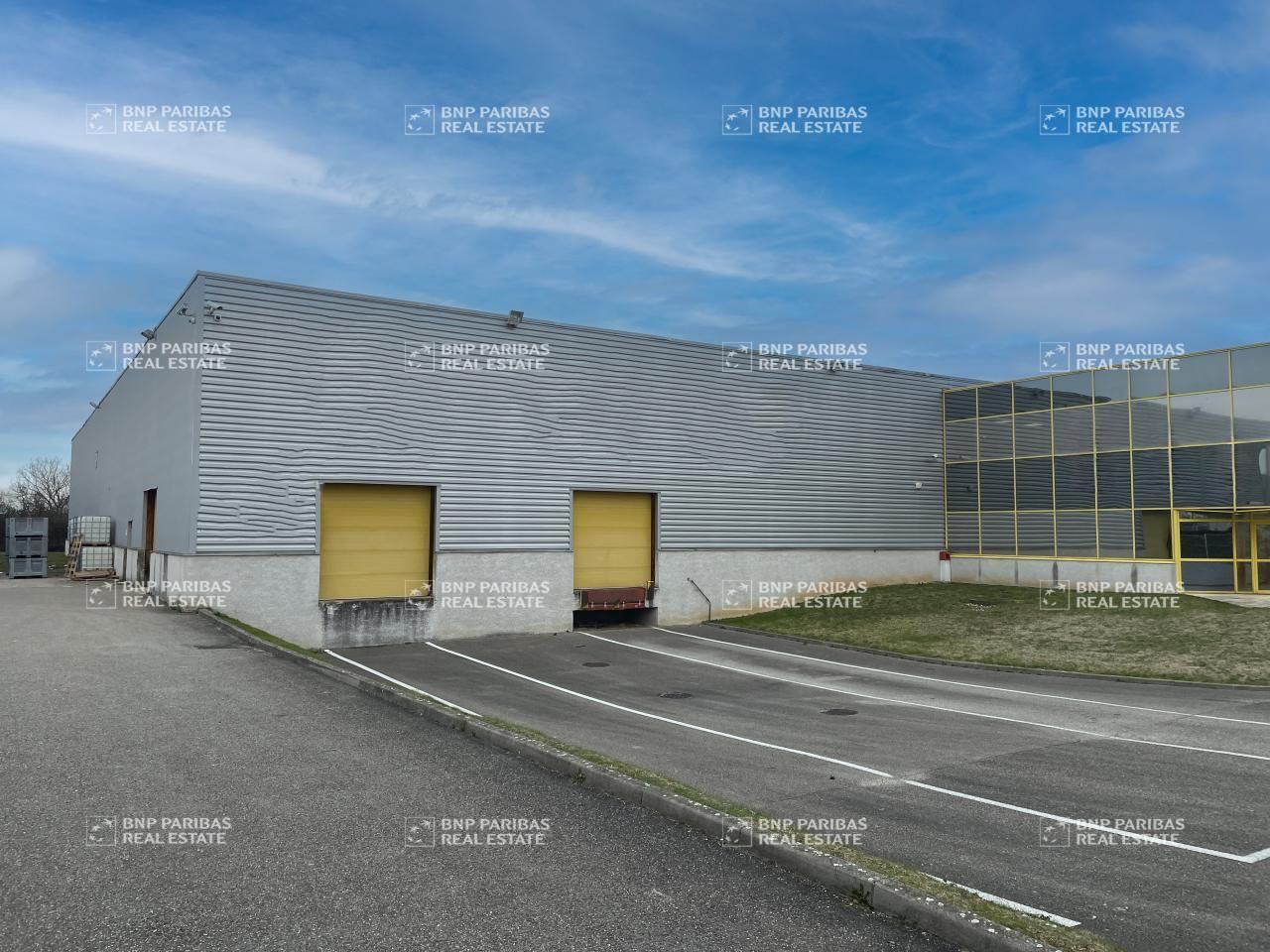 2653 m² pour ce activité en vente à Meyzieu