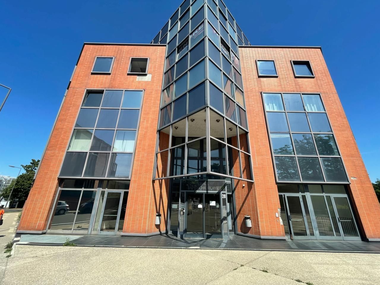 Location Bureaux 660.69 m² non divisibles 95800 Cergy