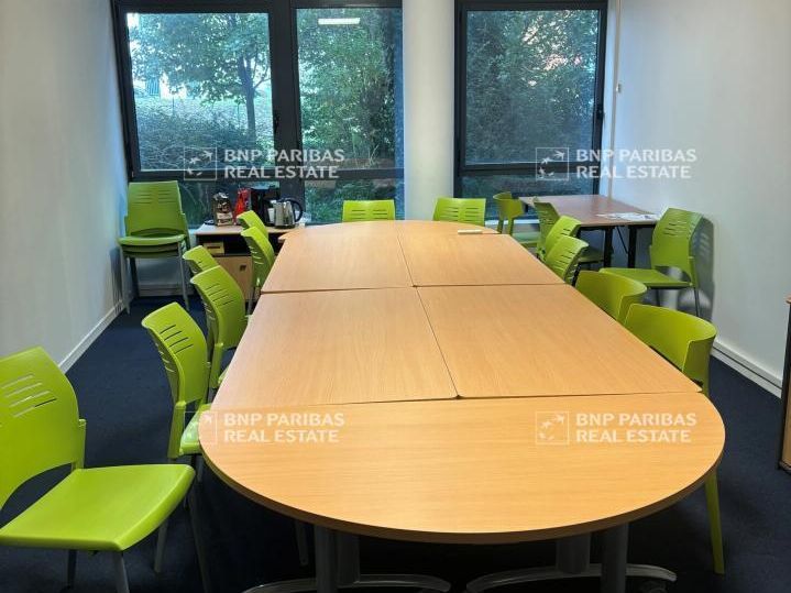 307.5 m² pour ce bureaux en location à Tours