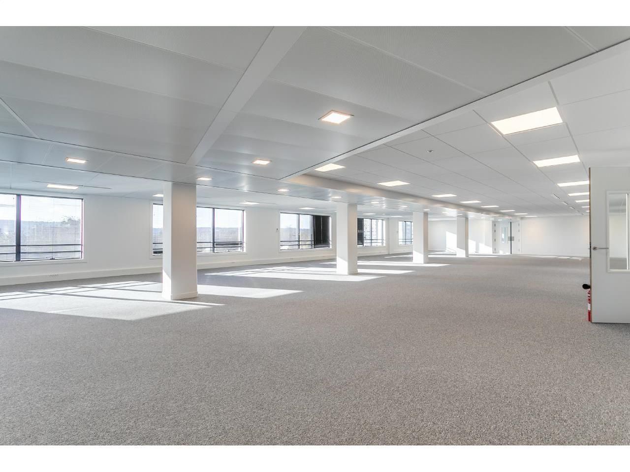 6883 m² pour ce bureaux en location à Rueil-malmaison