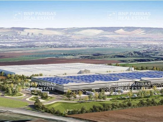 84620 m² pour cetentrepôts classe a en location à Sens