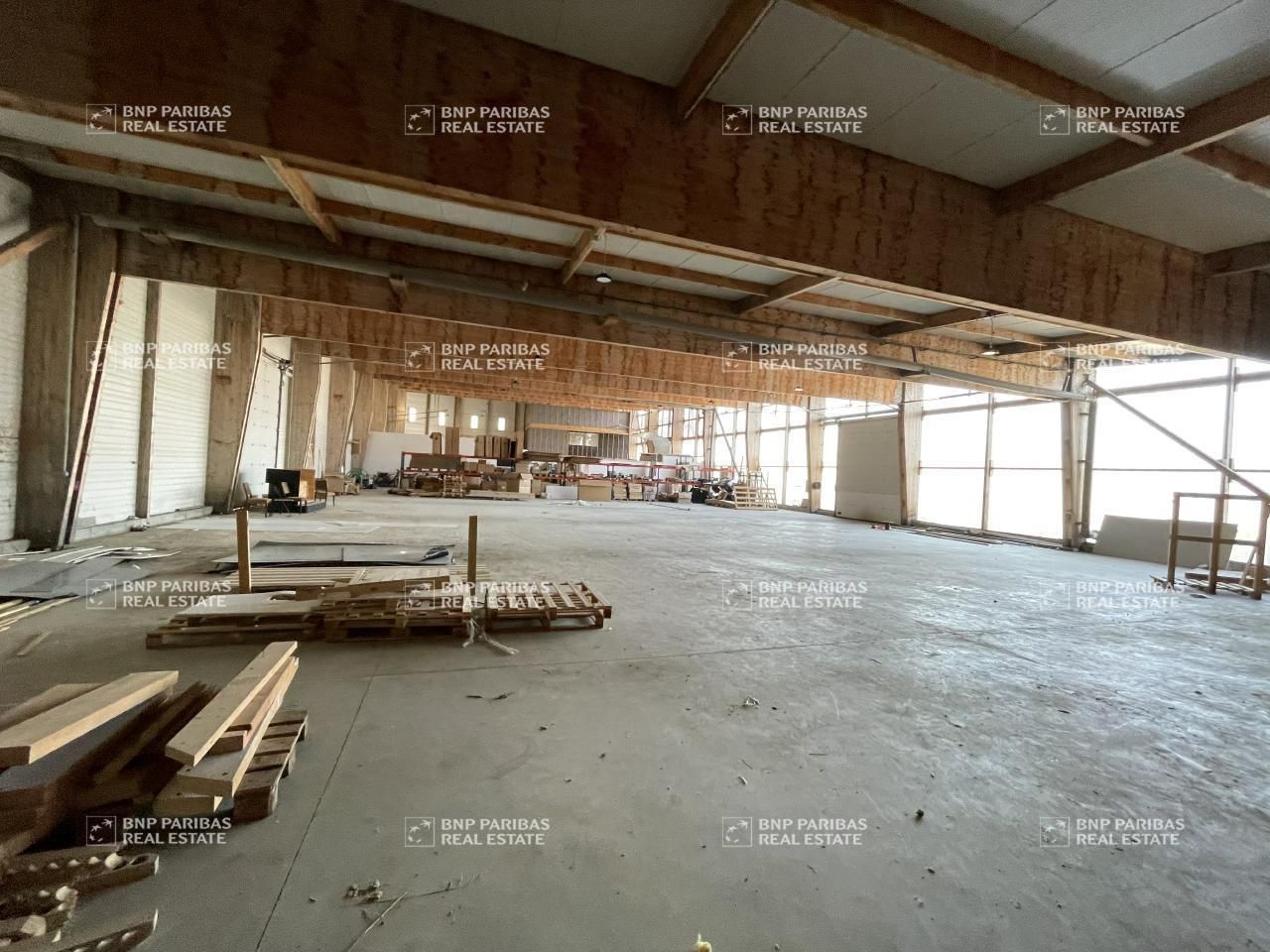 Location Activité 955 m² divisibles 73410 Entrelacs