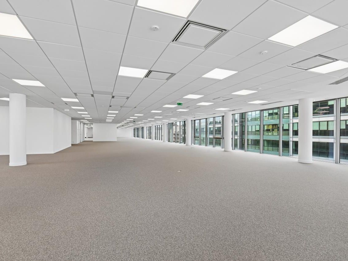 3973 m² pour ce bureaux en location à Saint-ouen-sur-seine