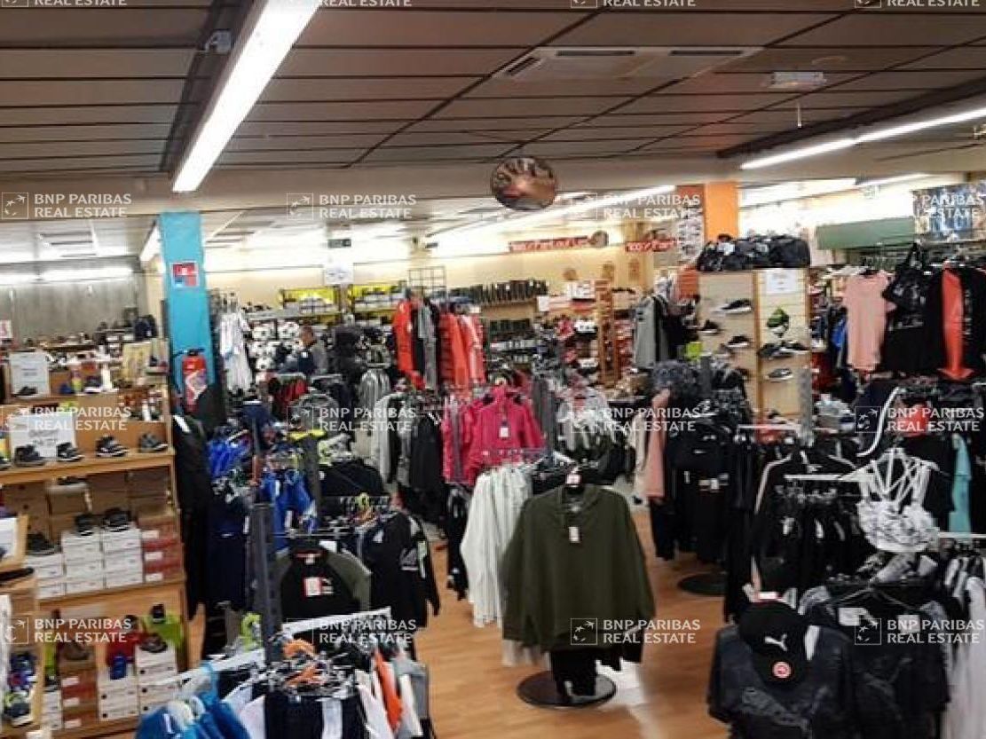 1444 m² pour ce activité en vente à Ruy-montceau