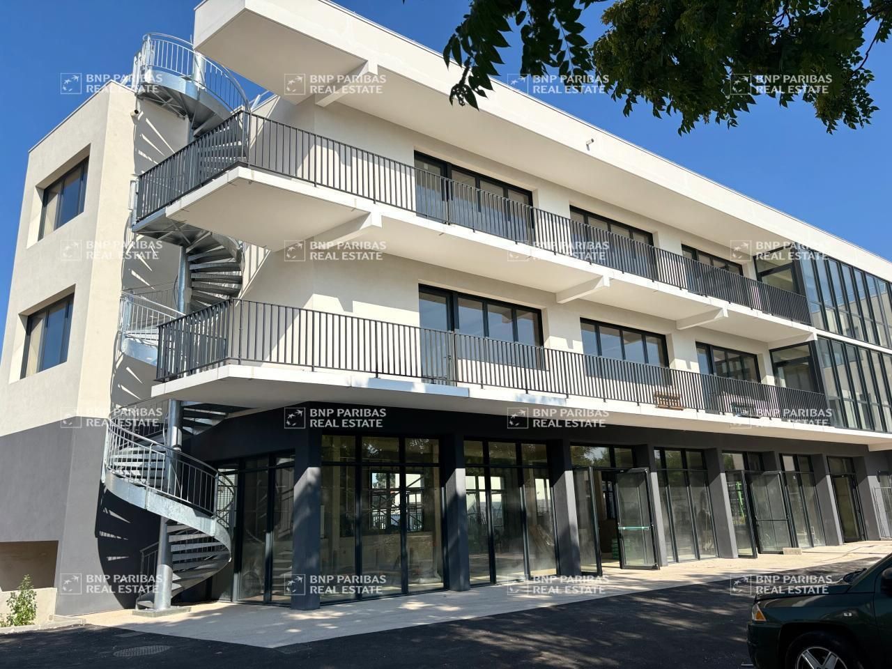 Location Bureaux 225 m² divisibles 13400 Aubagne