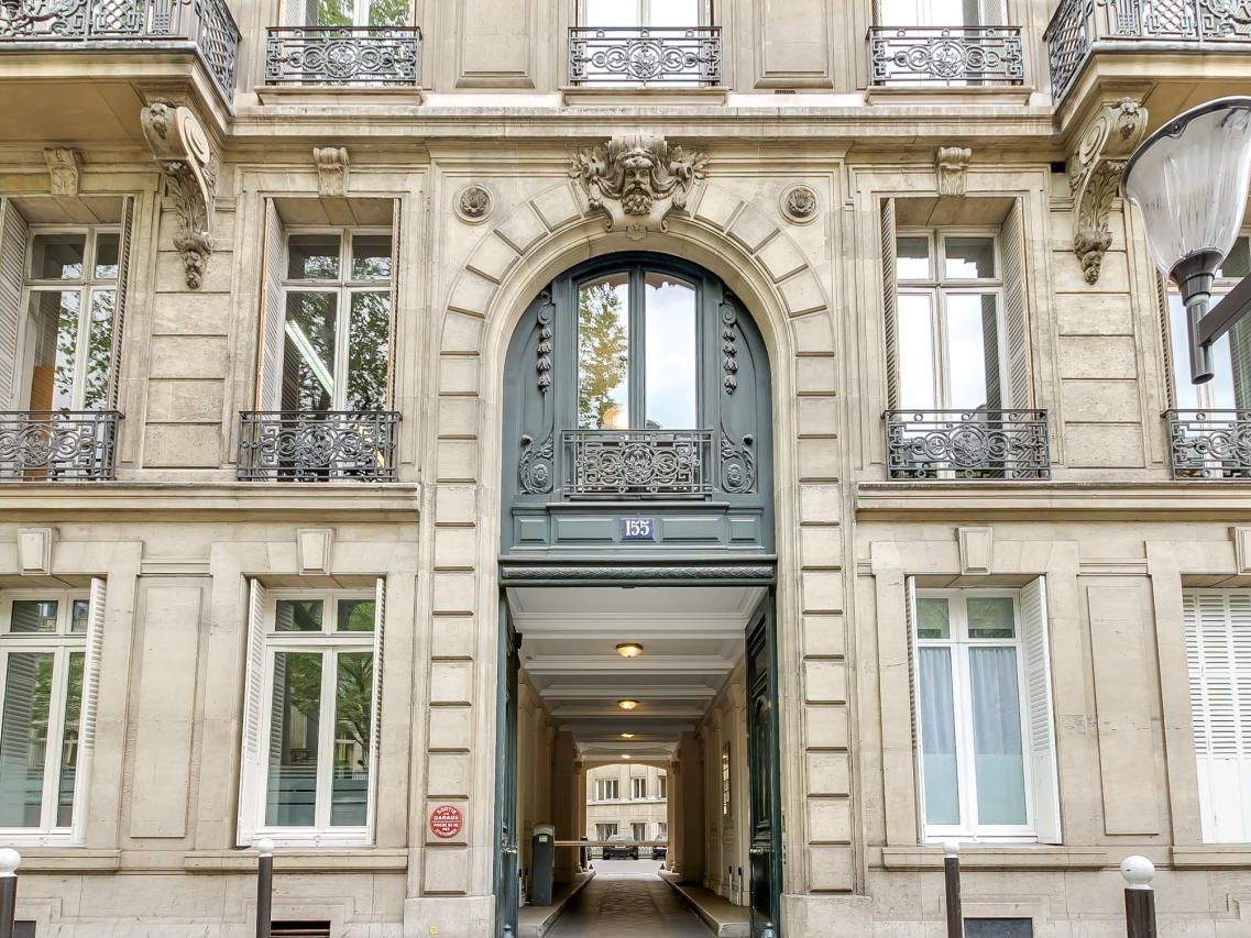 2107 m² pour ce bureaux en location à Paris