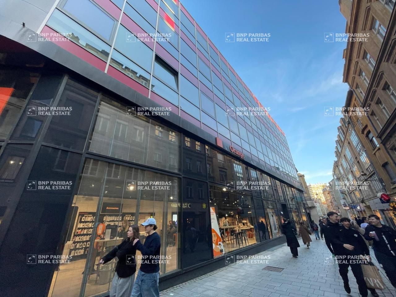 1325.9 m² pour ce local commercial en location à Metz