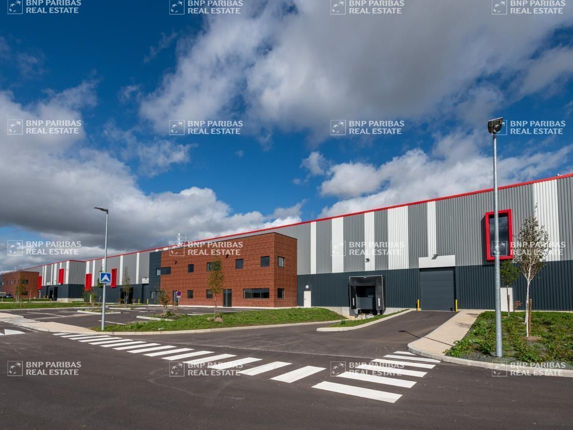 Location PME-PMI 1310 m² non divisibles 95500 Le thillay