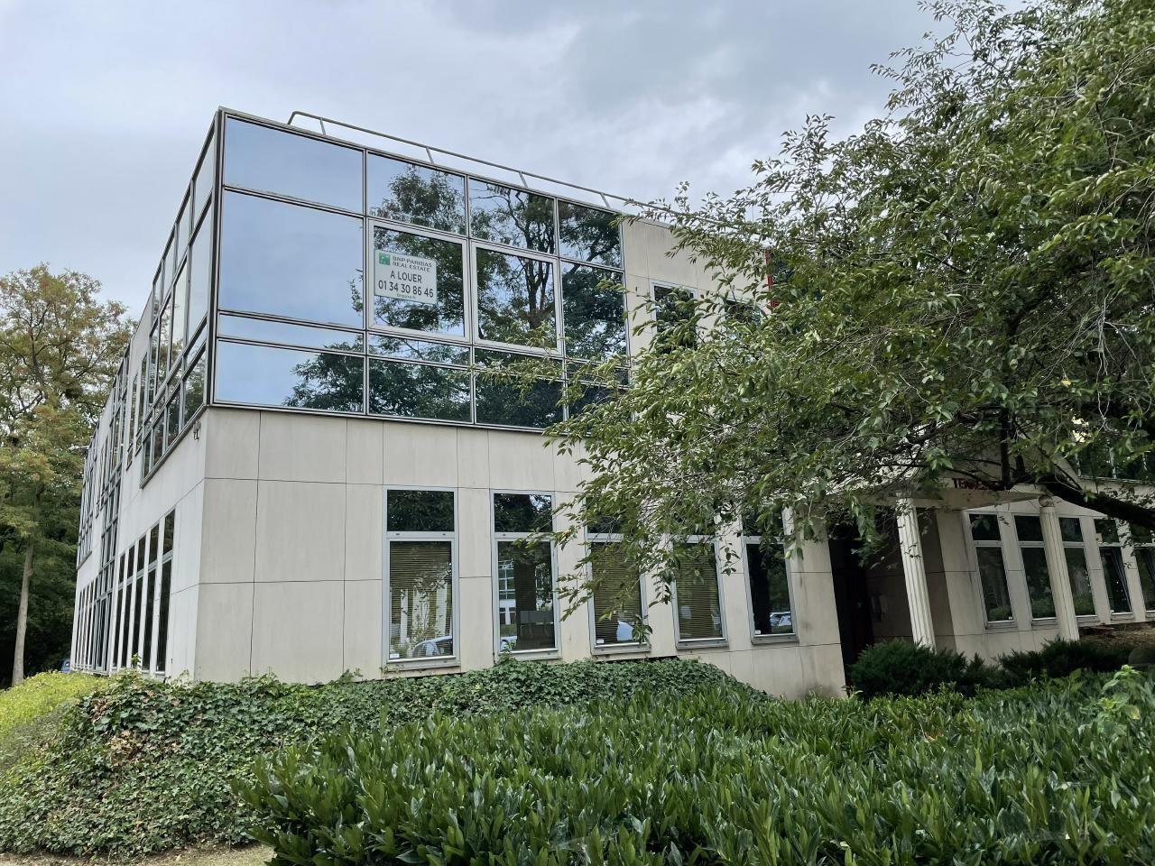 140 m² pour ce bureaux en location à Éragny