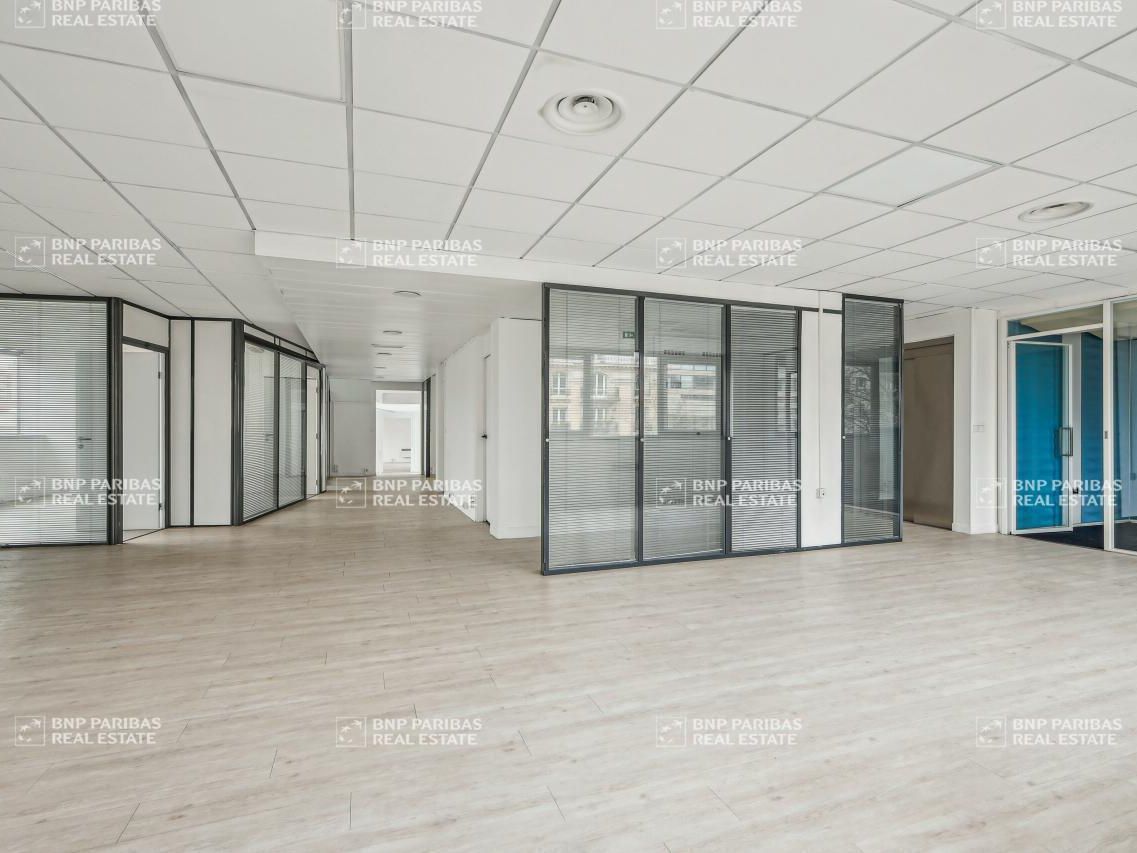 300 m² pour ce bureaux en vente à Boulogne-billancourt