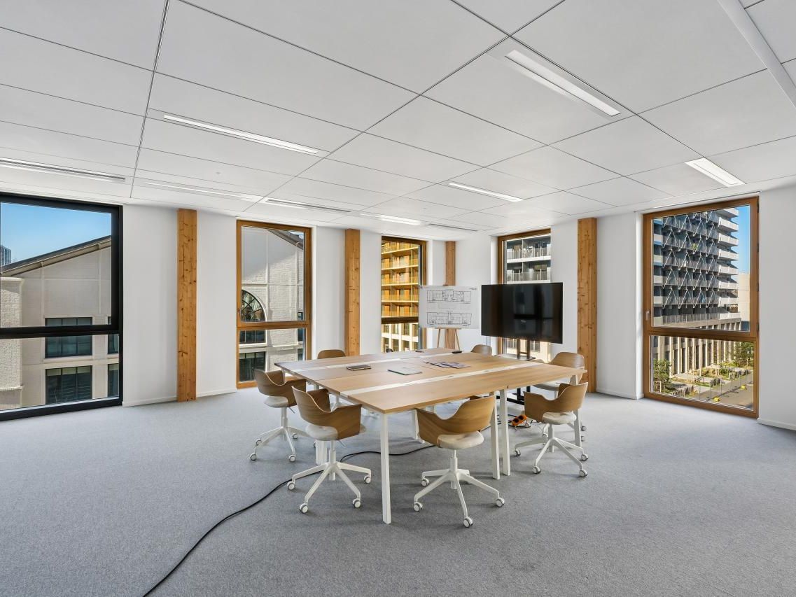 11297 m² pour ce bureaux en location à Saint-denis