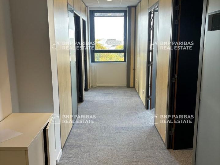 601.5 m² pour ce bureaux en location à Tours