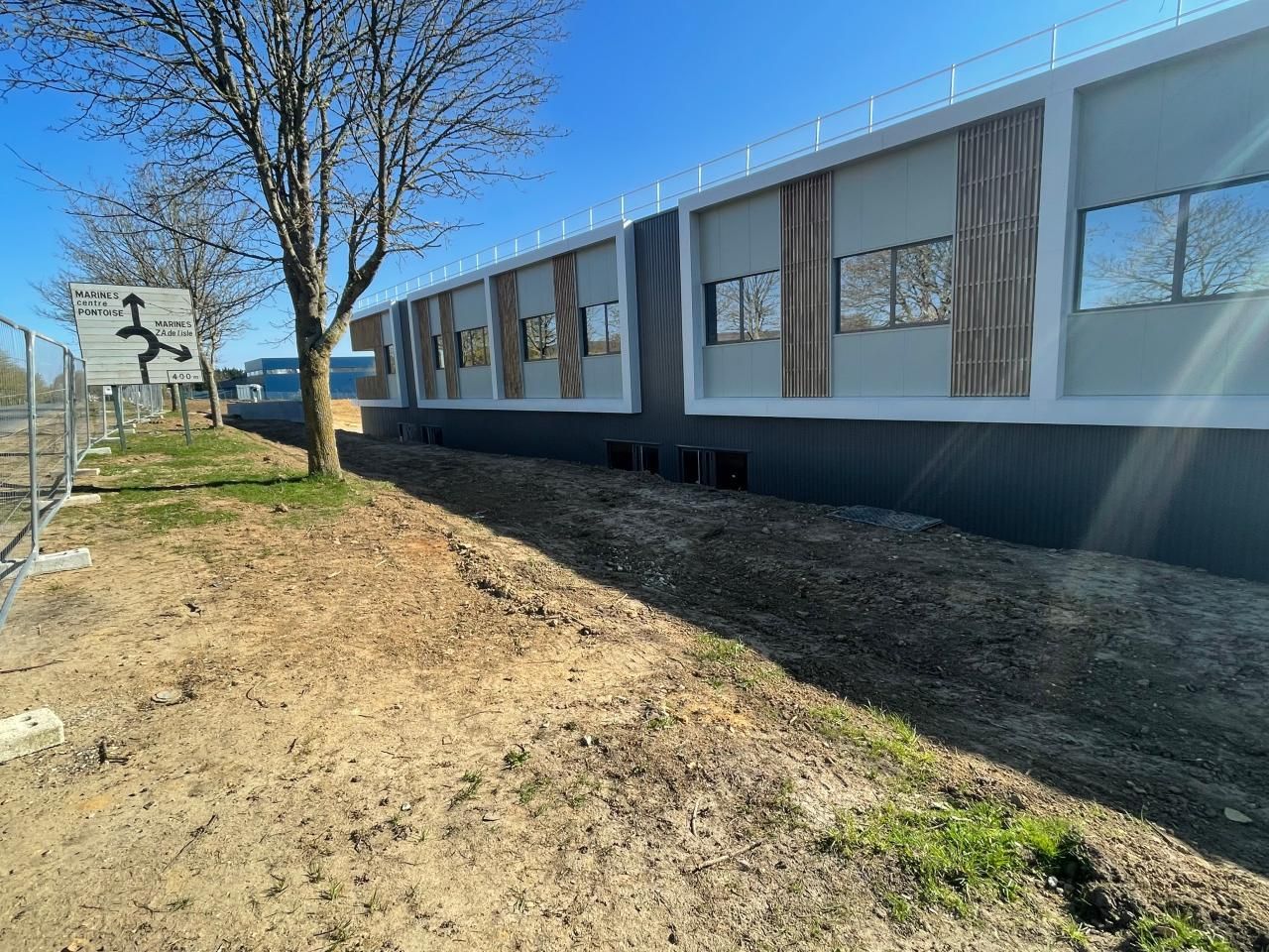 2017 m² pour ce pme-pmi en vente à Marines