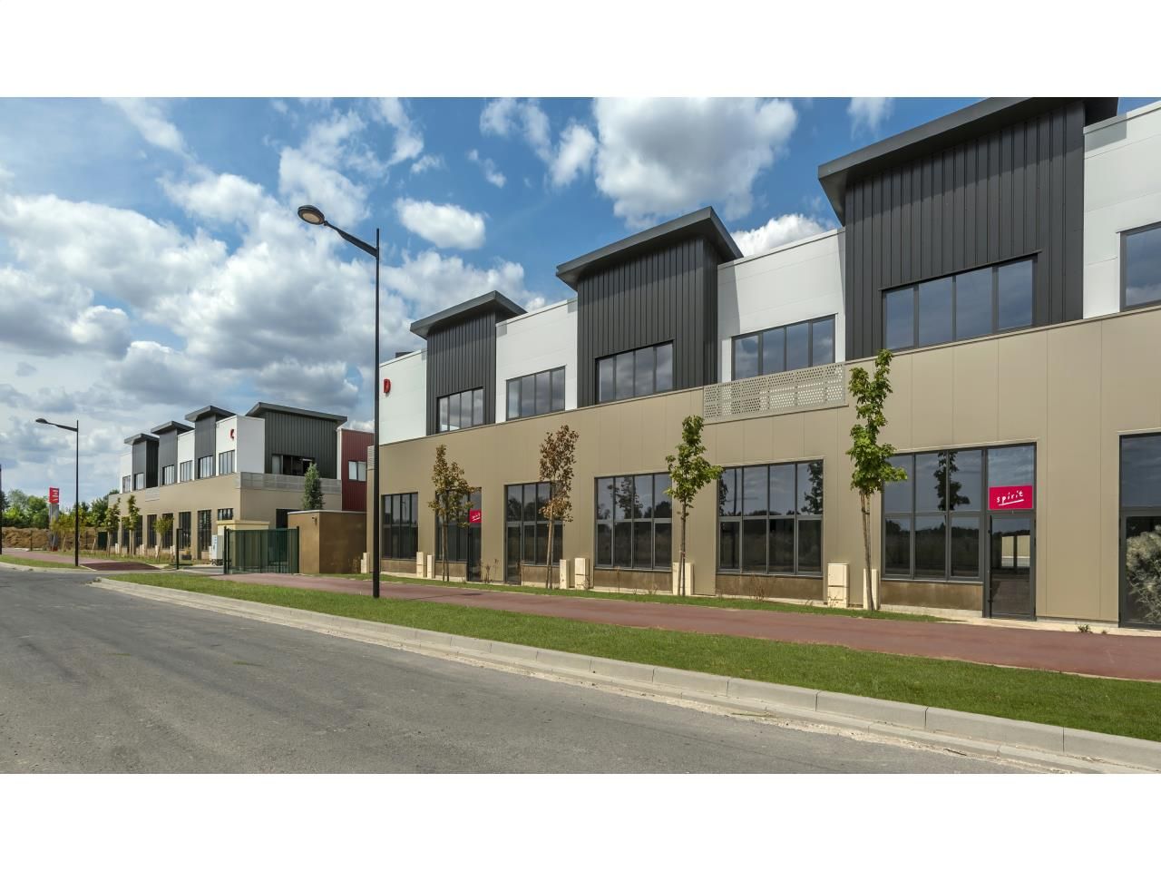 Vente PME-PMI 846 m² divisibles 91280 Saint-pierre-du-perray