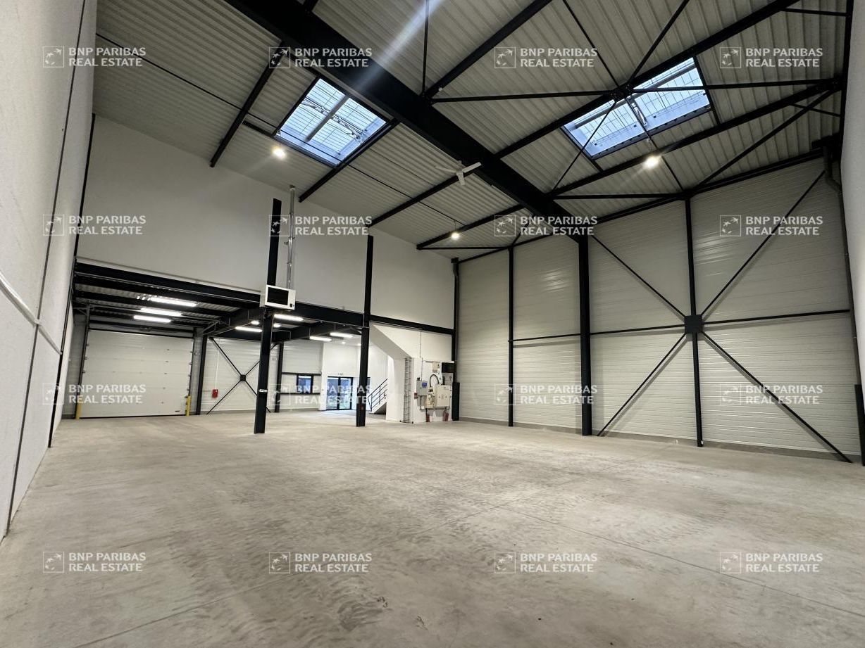 Location PME-PMI 874 m² divisibles 77600 Chanteloup en brie