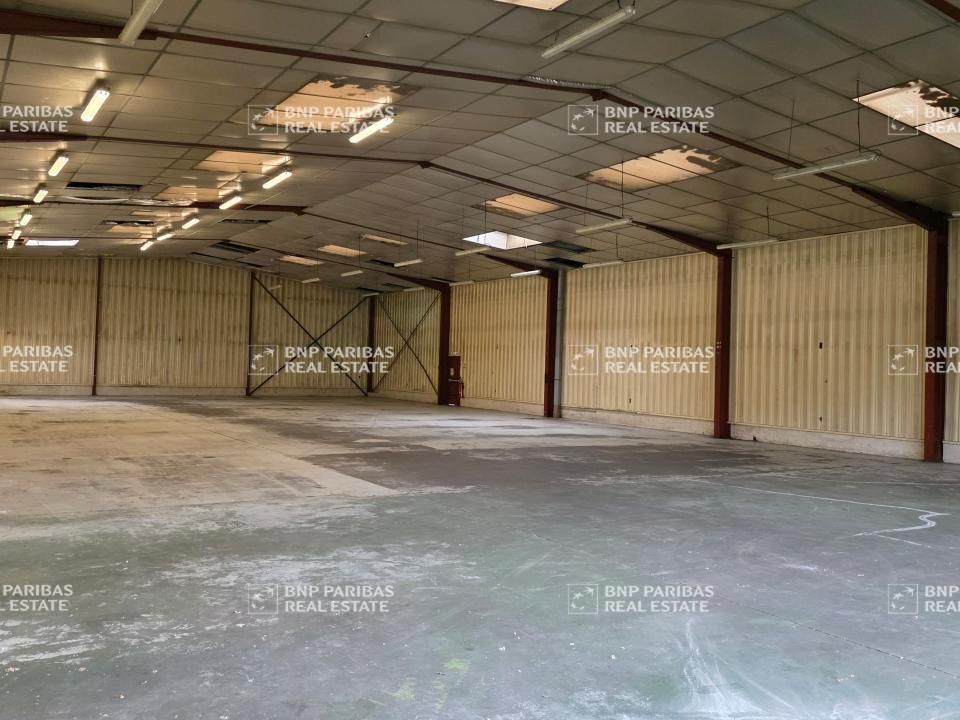 1680 m² pour ce activité en location à Valenton