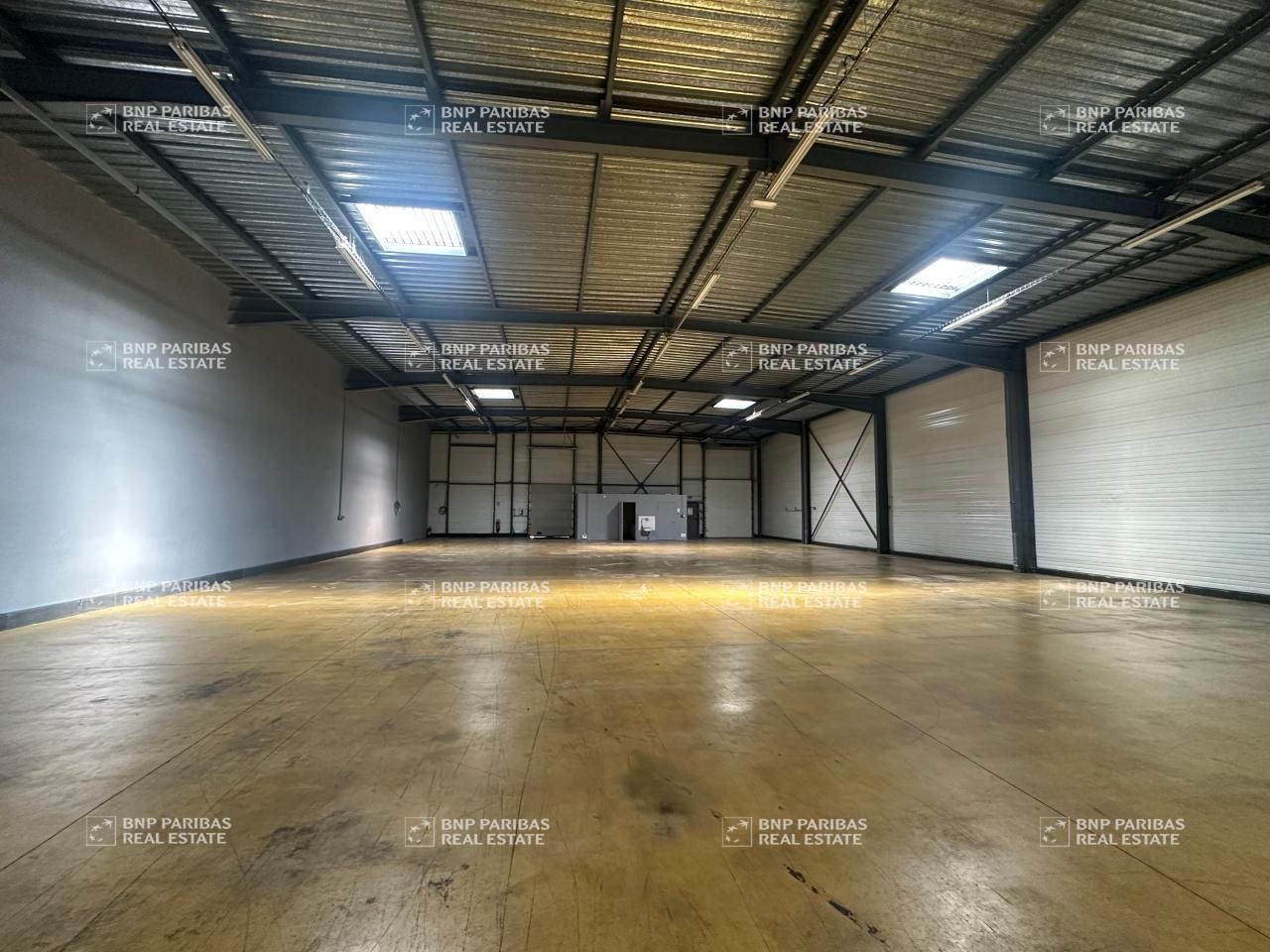 743 m² pour ce activité en location à Chambray-lès-tours