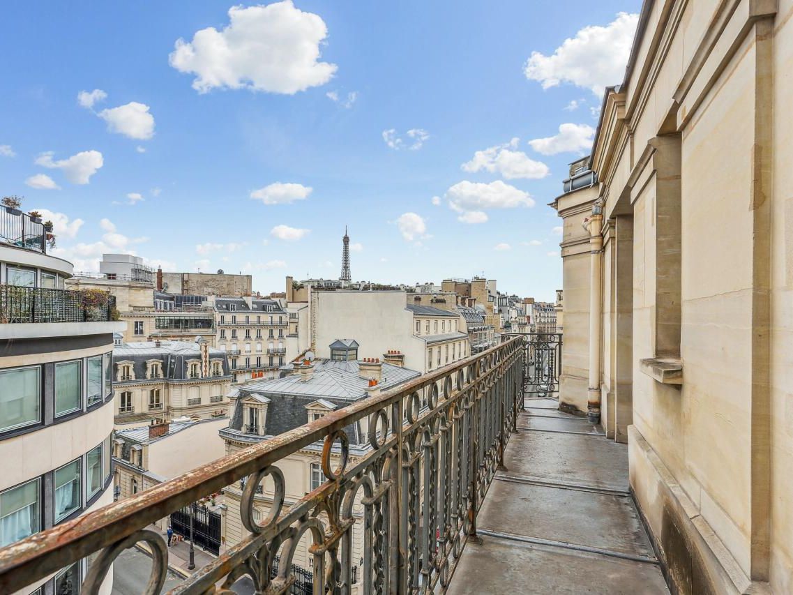 929 m² pour ce bureaux en location à Paris