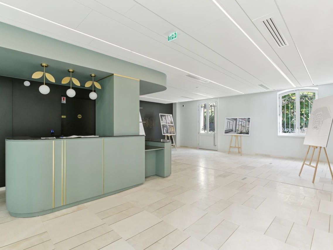 2409 m² pour ce bureaux en location à Paris