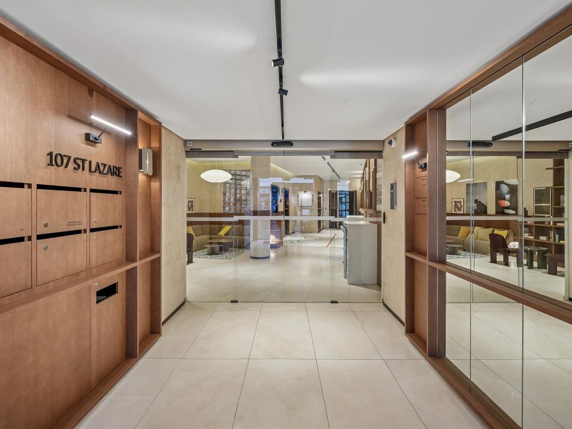 1945 m² pour ce bureaux en location à Paris