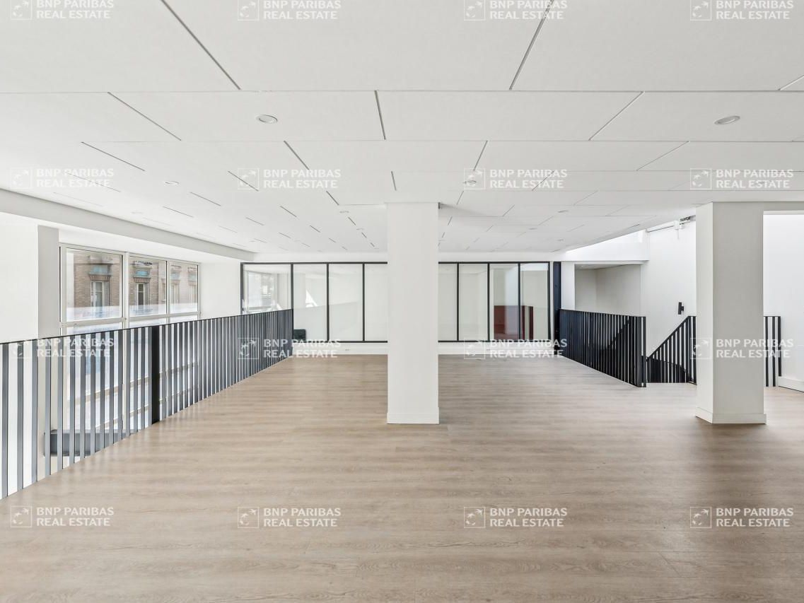 223 m² pour ce bureaux en vente à Paris